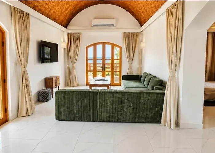 Tafida Villa *